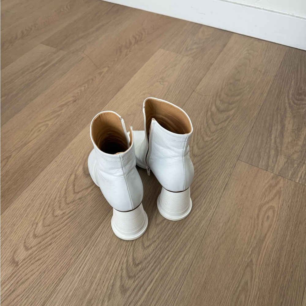 MM6 Maison Margiela Cup Heel White Ankle Boots - Picture 4 of 6